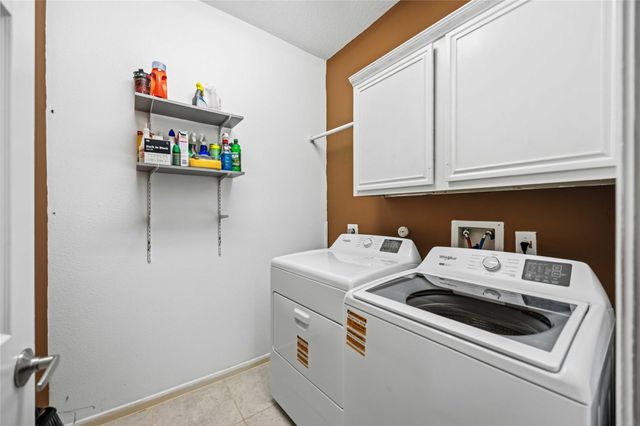 1029 Riverwood Dr, Dickinson, TX 77539