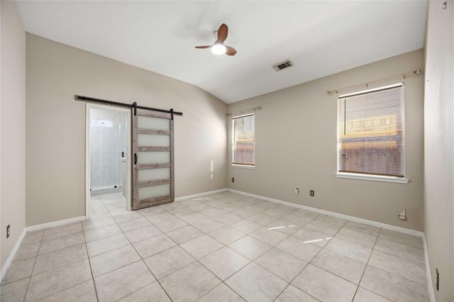 1029 Riverwood Dr, Dickinson, TX 77539