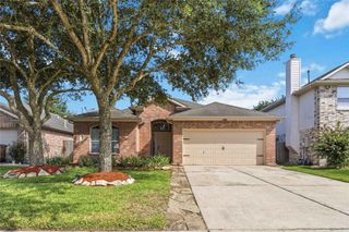 1029 Riverwood Dr, Dickinson, TX 77539