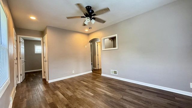 5826 N 70th STREET, Milwaukee, WI 53218