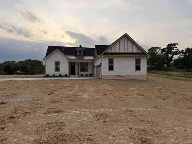 2647 Pleasant Grove Rd, Westmoreland, TN 37186