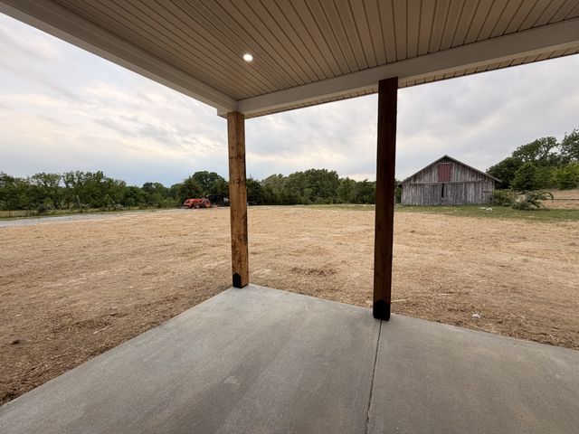 2647 Pleasant Grove Rd, Westmoreland, TN 37186