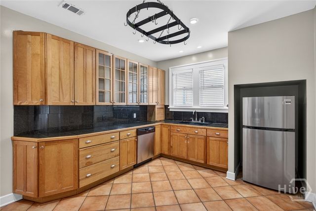 718 E 48th Street, Savannah, GA 31405