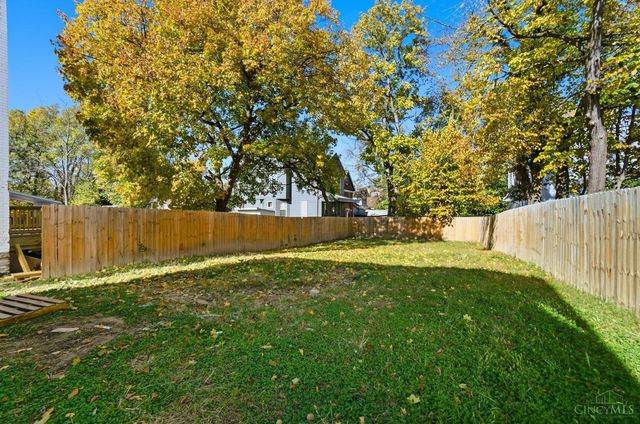 1730 Hewitt Avenue, Cincinnati, OH 45207