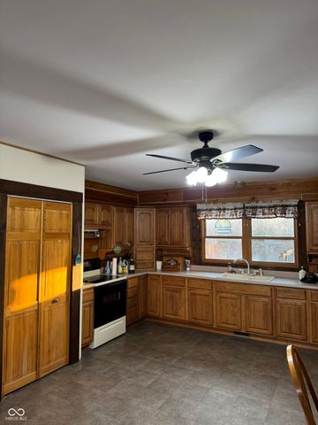 4010 N Newbern Road, Columbus, IN 47203