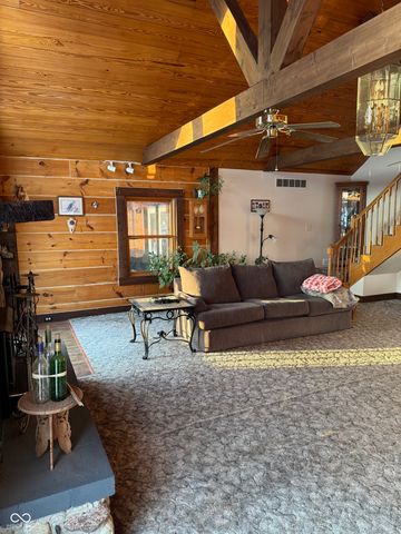 4010 N Newbern Road, Columbus, IN 47203