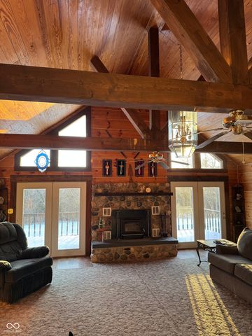 4010 N Newbern Road, Columbus, IN 47203