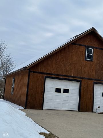 4010 N Newbern Road, Columbus, IN 47203