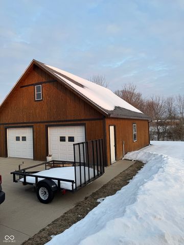 4010 N Newbern Road, Columbus, IN 47203