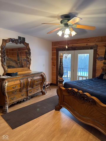 4010 N Newbern Road, Columbus, IN 47203