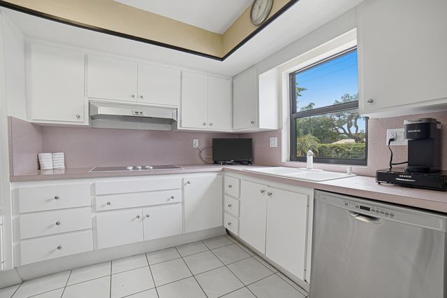 720 N CRESCENT Drive, Hollywood, FL 33021
