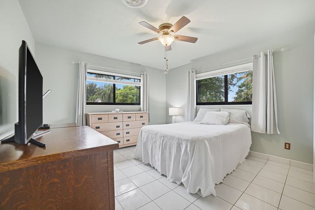 720 N CRESCENT Drive, Hollywood, FL 33021