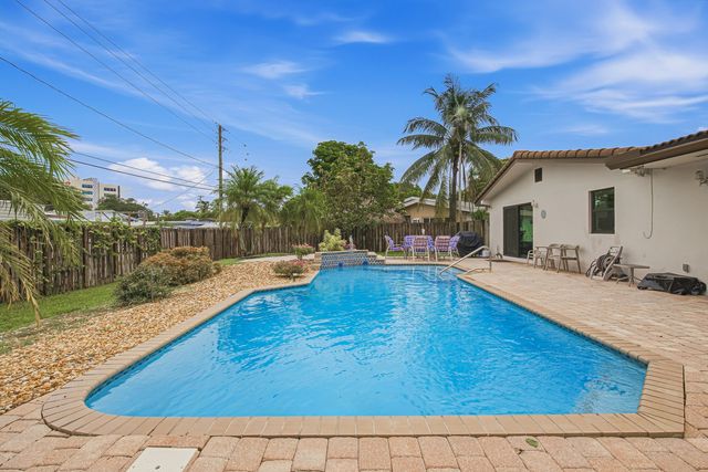 720 N CRESCENT Drive, Hollywood, FL 33021