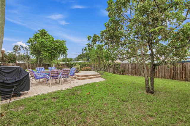 720 N CRESCENT Drive, Hollywood, FL 33021