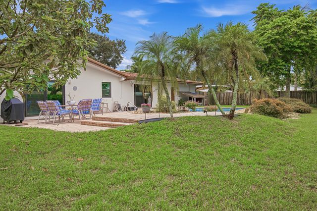 720 N CRESCENT Drive, Hollywood, FL 33021