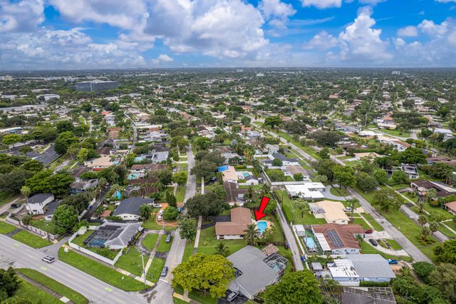 720 N CRESCENT Drive, Hollywood, FL 33021