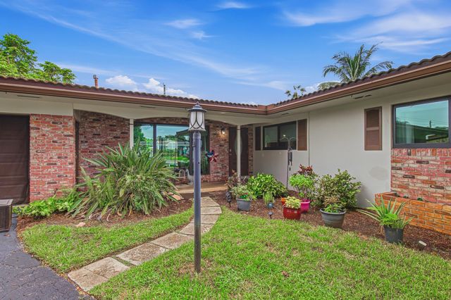 720 N CRESCENT Drive, Hollywood, FL 33021