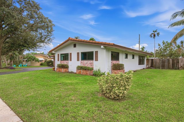 720 N CRESCENT Drive, Hollywood, FL 33021