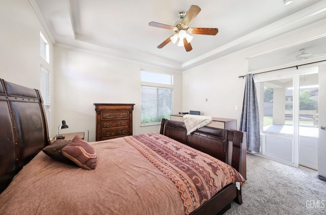 7807 Live Oak Way, Bakersfield, CA 93308