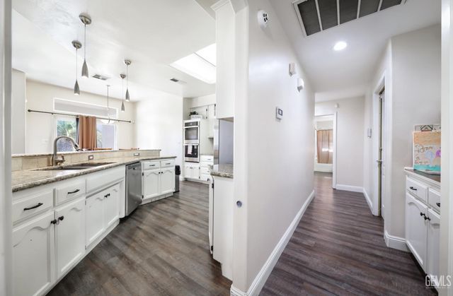7807 Live Oak Way, Bakersfield, CA 93308