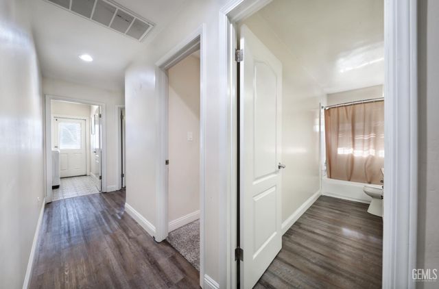 7807 Live Oak Way, Bakersfield, CA 93308