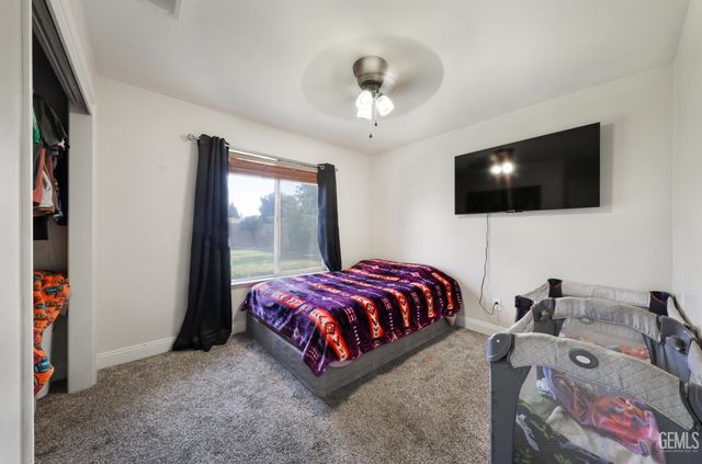 7807 Live Oak Way, Bakersfield, CA 93308