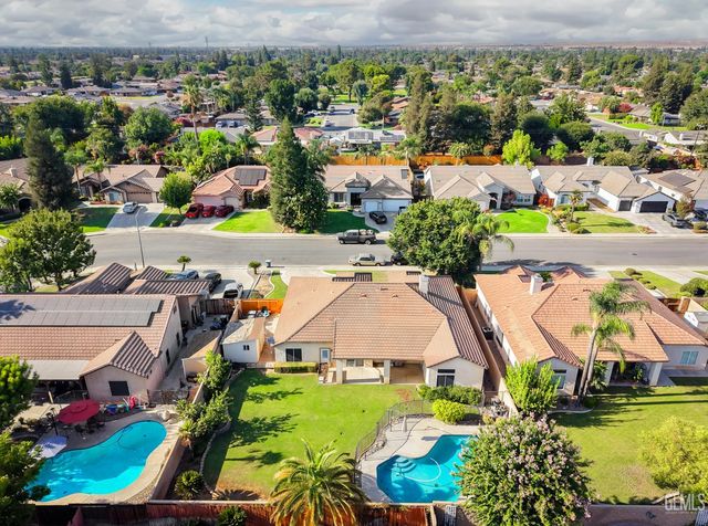 7807 Live Oak Way, Bakersfield, CA 93308
