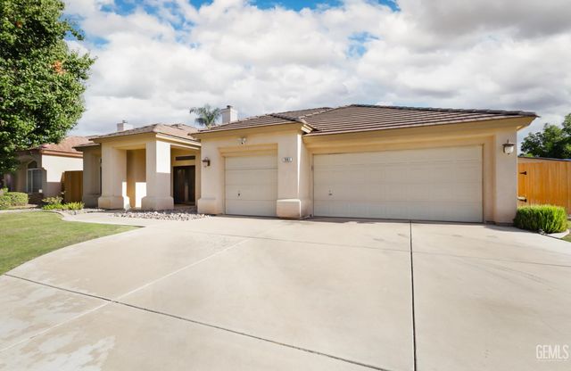 7807 Live Oak Way, Bakersfield, CA 93308