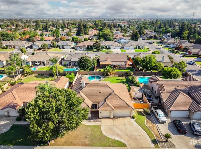 7807 Live Oak Way, Bakersfield, CA 93308