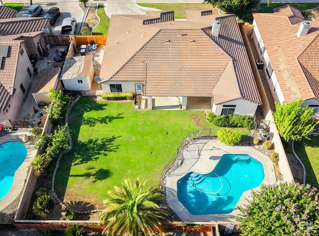7807 Live Oak Way, Bakersfield, CA 93308