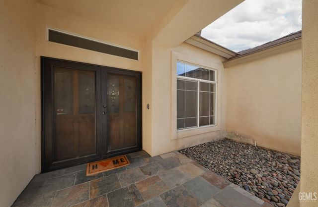 7807 Live Oak Way, Bakersfield, CA 93308