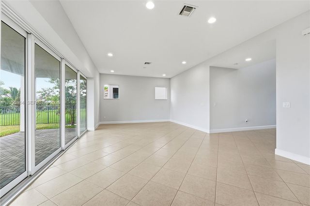15239 Goldfinch Circle 15239, Westlake, FL 33470