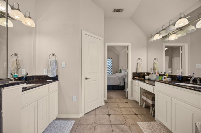 2101 S Hill Drive, Irving, TX 75038