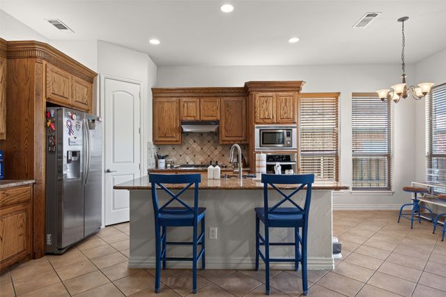 2101 S Hill Drive, Irving, TX 75038