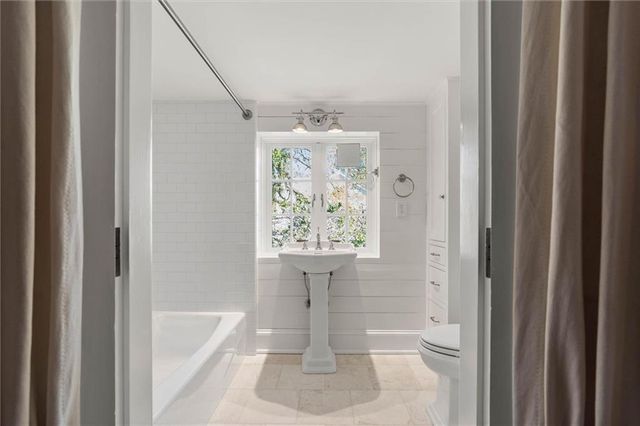 2256 De Leon Avenue, Mobile, AL 36607