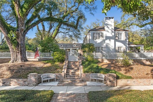 2256 De Leon Avenue, Mobile, AL 36607