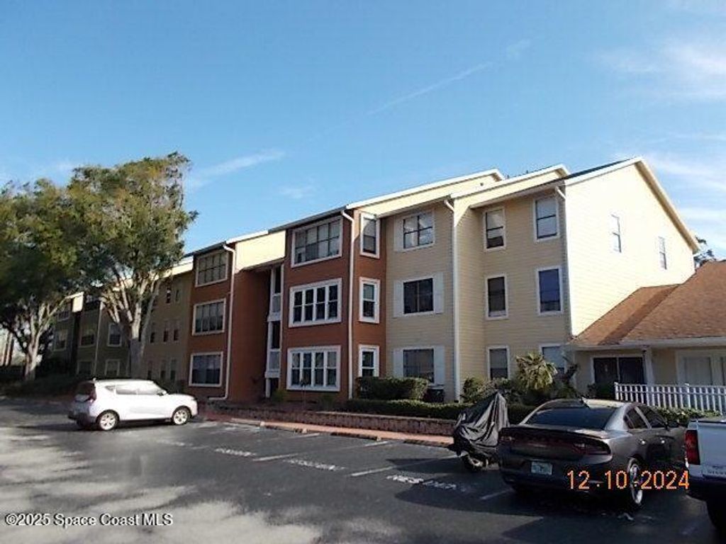 225 S Tropical Trail 205, Merritt Island, FL 32952