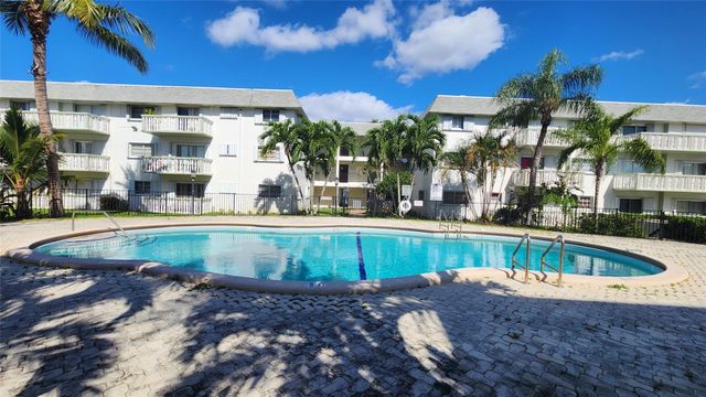 15201 NE 6TH Avenue C307, Miami, FL 33162