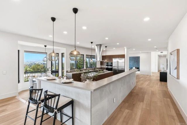 1561 La Plaza Drive, San Marcos, CA 92078