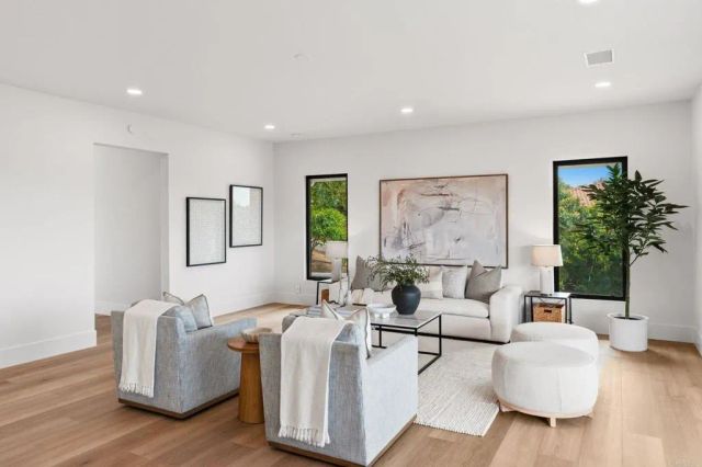 1561 La Plaza Drive, San Marcos, CA 92078