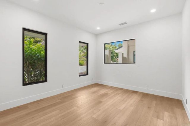 1561 La Plaza Drive, San Marcos, CA 92078