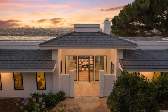 1561 La Plaza Drive, San Marcos, CA 92078