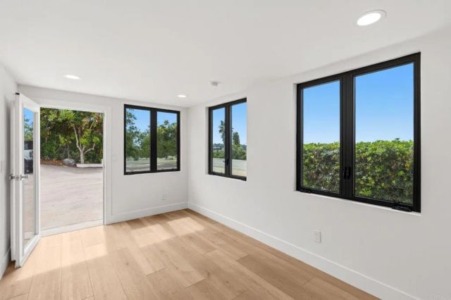 1561 La Plaza Drive, San Marcos, CA 92078