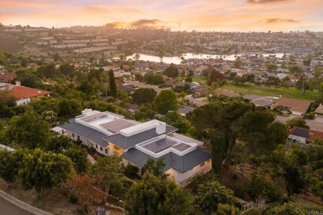 1561 La Plaza Drive, San Marcos, CA 92078