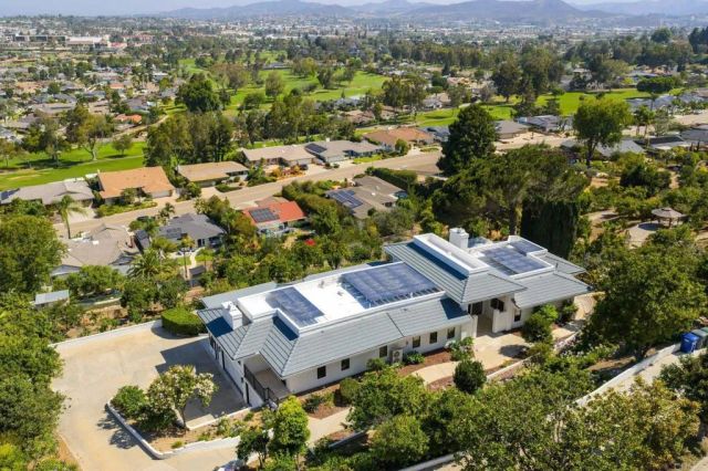 1561 La Plaza Drive, San Marcos, CA 92078