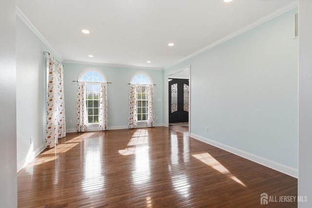 14 E Barnyard Court, Plainsboro, NJ 08536