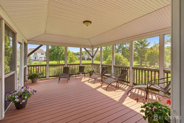 14 E Barnyard Court, Plainsboro, NJ 08536