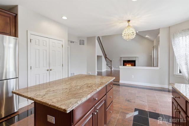 14 E Barnyard Court, Plainsboro, NJ 08536