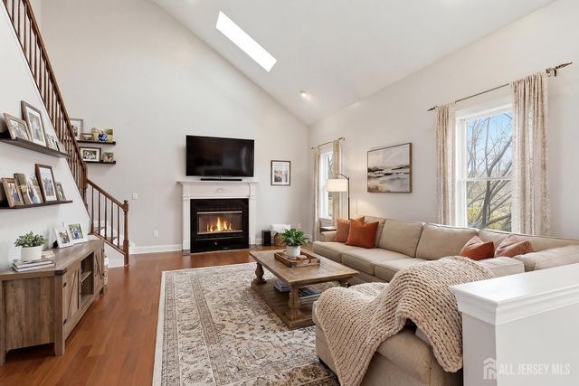 14 E Barnyard Court, Plainsboro, NJ 08536