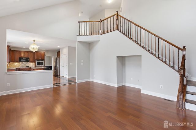 14 E Barnyard Court, Plainsboro, NJ 08536